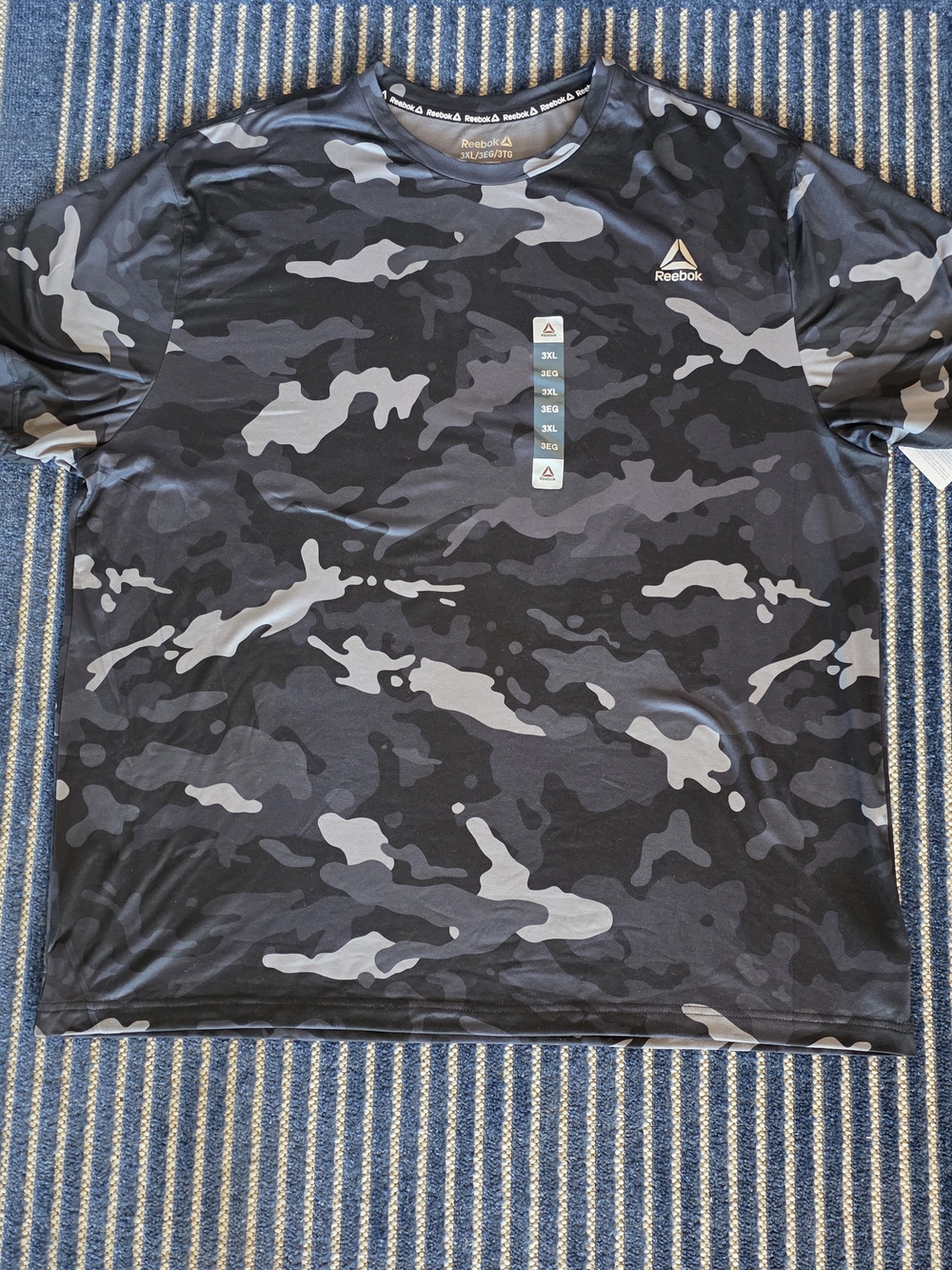 Reebok Men’s Black & Gray Camo Athletic Tee